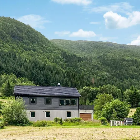 5 Bedroom Lovely In Syvde