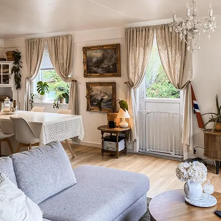 5 Bedroom Lovely In 度假居 *