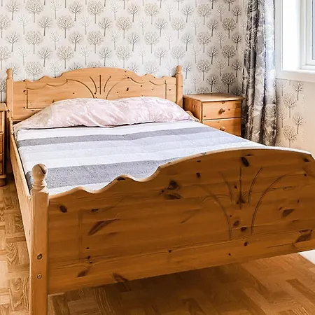 5 Bedroom Lovely In